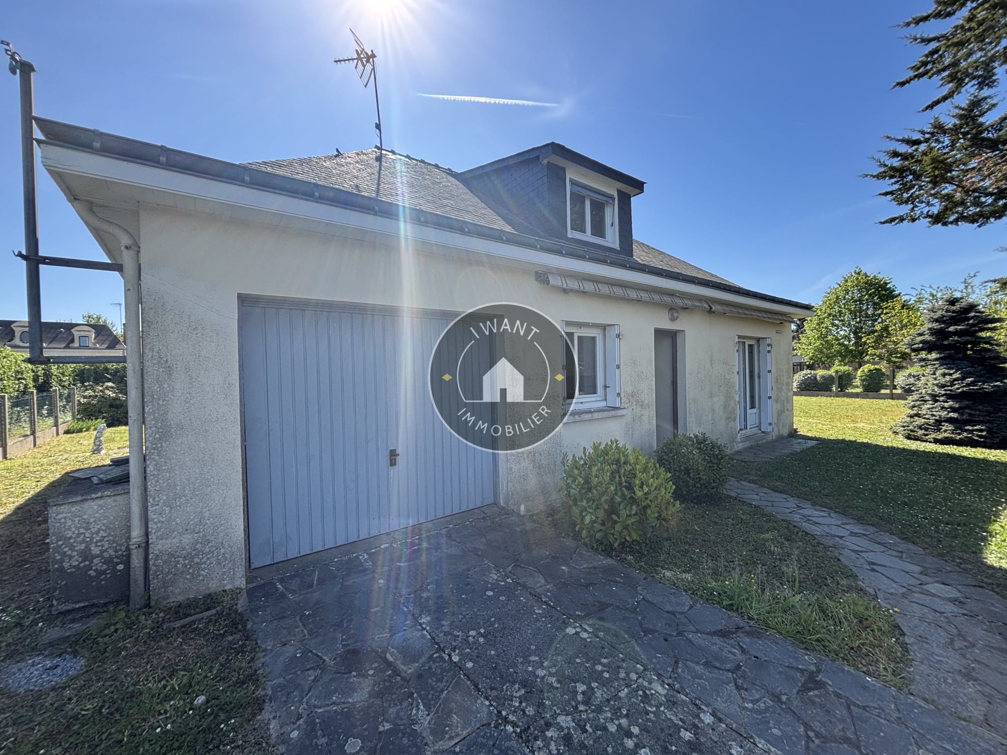 NOUVEAUTÉ I WANT IMMO Maison de bourg aux Rosiers avec beau
